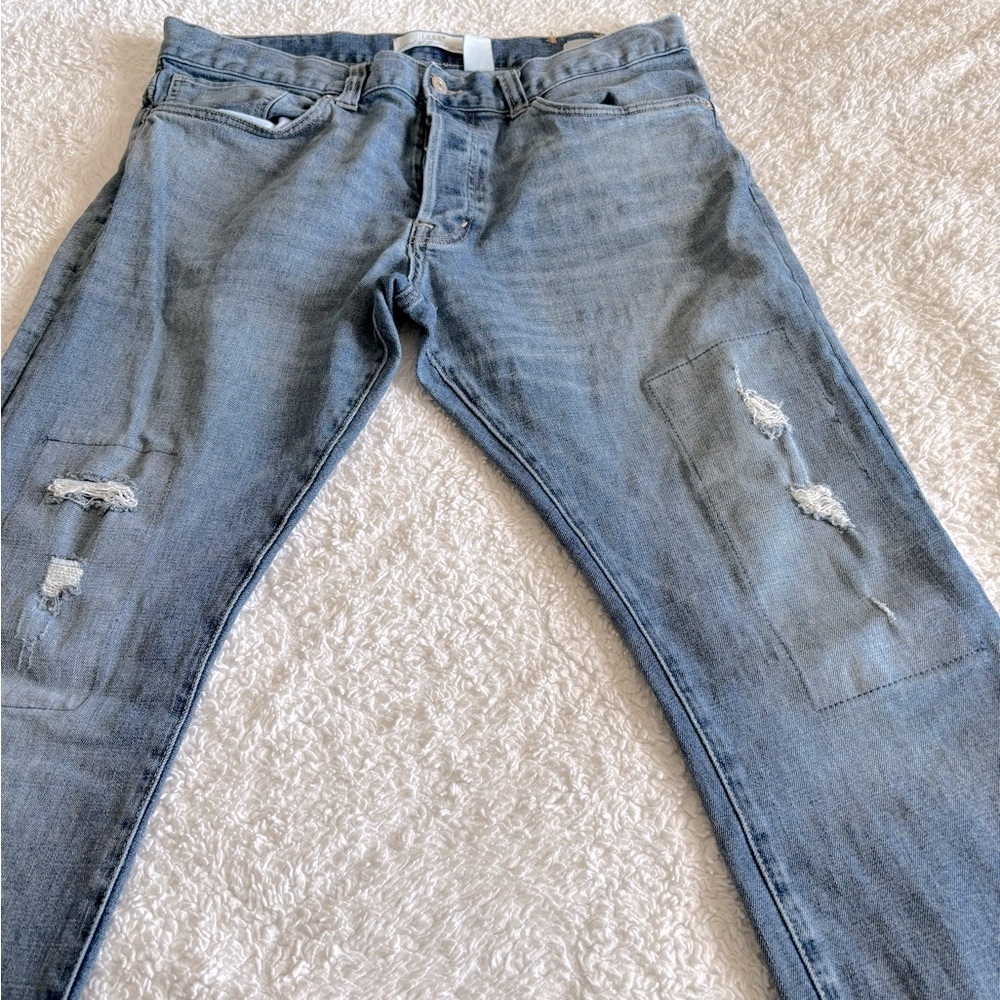 EUC H&M Men’s LOGG slim fit jeans with stretch